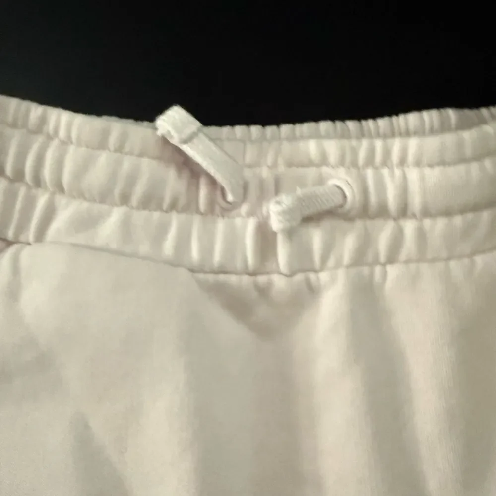 Brand new Off-White Pink kids Skirt size 10